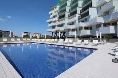 Piscina di Podium - QUI VENDE Immobiliare - per solo Famiglie o nelle vicinanze