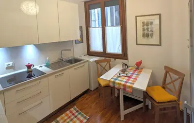 Cucina o angolo cottura di CA ROSON Exclusive Apt in heart of Padua