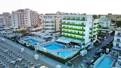 Piscina di Hotel Bristol o nelle vicinanze