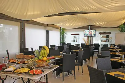 Cibo presso l'hotel o nelle vicinanze