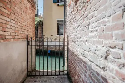 Planimetria di Gondola Rosa, incantevole vista sul canale