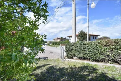Giardino di GuestHost - Calaone Wonderful Duplex Apartment con parcheggio x4