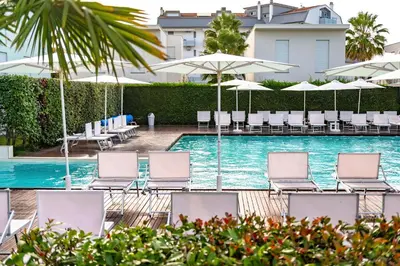 Piscina di Domino Suite Hotel & Residence o nelle vicinanze