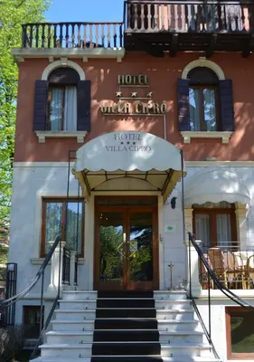 Facciata o entrata di Hotel Villa Cipro