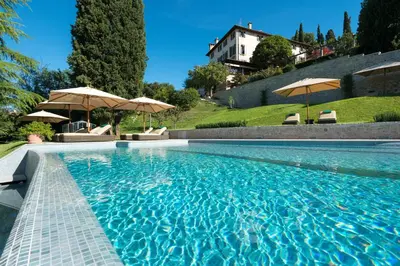 Piscina di Hotel Villa Cipriani o nelle vicinanze