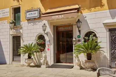 Facciata o entrata di UNAHOTELS Ala Venezia-Adults 16