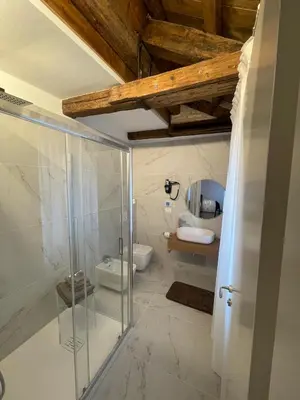 Bagno di Albergo Marin