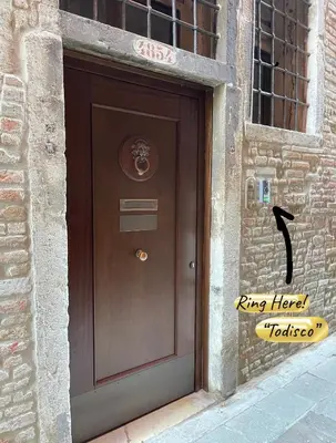 Certificato, attestato, insegna o altro documento esposto da La Veneziana Boutique Rooms 2