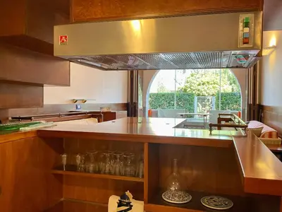 Cucina o angolo cottura di Aquamar Suite on the beach by Venicescape