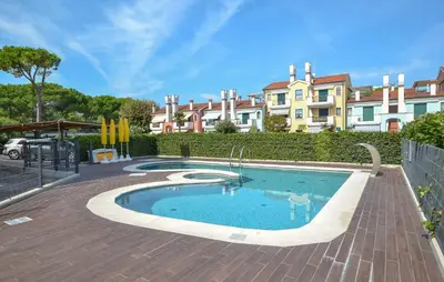 Piscina di Cozy Apartment In Cavallino-Treporti o nelle vicinanze