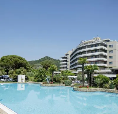 Piscina di Galzignano Resort Terme & Golf - Hotel Majestic o nelle vicinanze