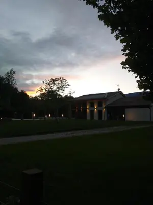 Alba o tramonto visti dall'interno dell'agriturismo o dai dintorni