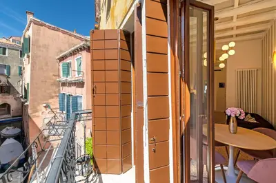 Balcone o terrazza di Querini Suite-Balcony on canal, close to San Marco