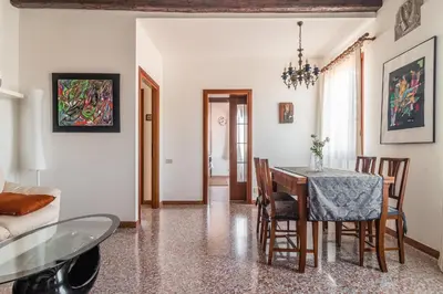 Area soggiorno di Colombina House close to the Train Station