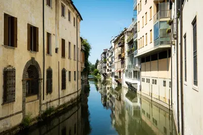 Vista sul fiume nelle vicinanze dell'appartamento