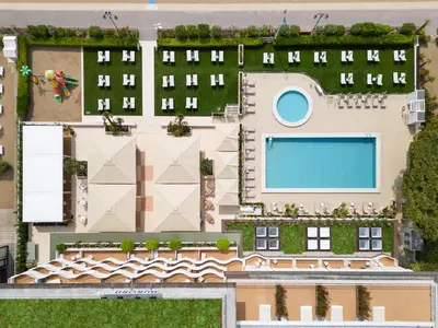 Piscina di Hotel Aurora o nelle vicinanze