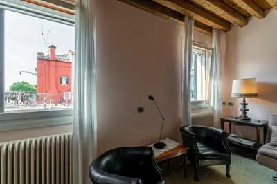 Area soggiorno di Wondrous Palazzetto 1619 in Magical Burano Island