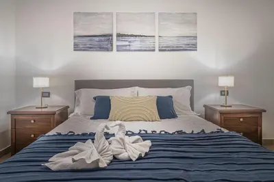 Letto o letti in una camera di Wanderlust Apt in Villa con Piscina - 45 min Venezia - Zona Unesco