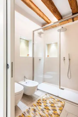 Bagno di Dream's door with canal view in Venice