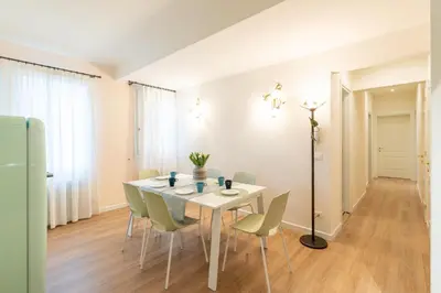 Planimetria di Ricco di comfort, grande, luminoso e comodo