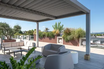 Balcone o terrazza di [Attico di Design] a 5 min da Centro e Fiera