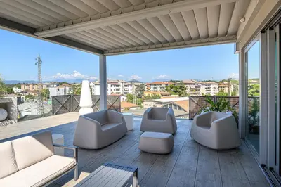 Balcone o terrazza di [Attico di Design] a 5 min da Centro e Fiera