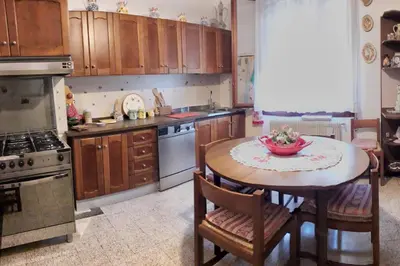 Cucina o angolo cottura di Ampio APPARTAMENTO VICINO AL CENTRO DI TREVISO, PARCHEGGIO GRATUITO