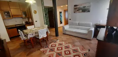 Area soggiorno di Sarika House