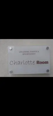 Certificato, attestato, insegna o altro documento esposto da Charlotte room