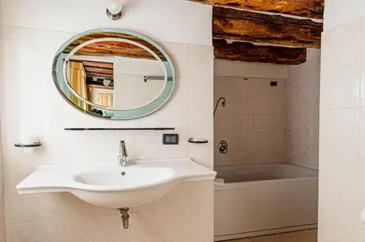 Bagno di Casa Leone- cozy and central accommodation in Venice