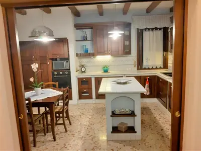 Cucina o angolo cottura di GIOIA NELLE SELVE Family House - Casa Vacanze