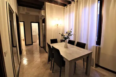 Planimetria di CENTRAL AND SPACIOUS APARTMENT