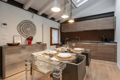 Cucina o angolo cottura di [Elegant Suite Piave]Venezia Outlet
