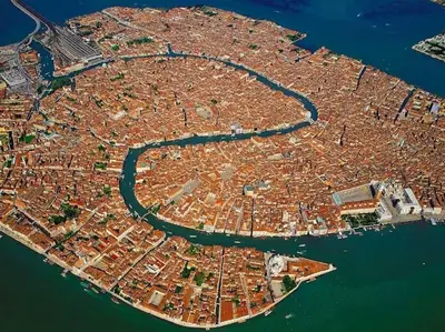 Vista generica su Lido di Venezia o vista sulla città dall'interno dell'appartamento