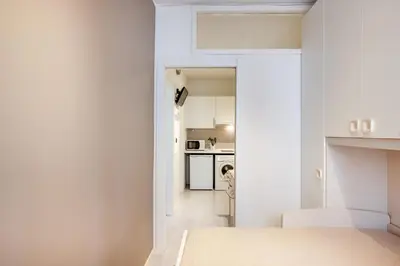 Cucina o angolo cottura di GuestHost - Essential Apartment a 5 min da Piazza dei Signori