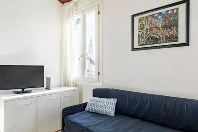 TV o dispositivi per l'intrattenimento presso Residenza del Calice-Attico con Terrazza-iHOMES