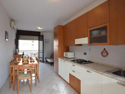 Cucina o angolo cottura di Apartment Acquamarina-3 by Interhome