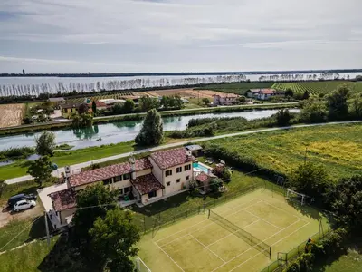 Paesaggio naturale nelle vicinanze della villa