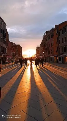 Alba o tramonto visti dall'interno dell'appartamento o dai dintorni