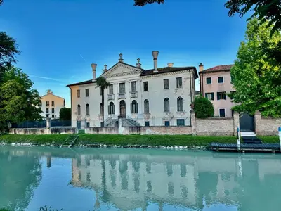 Vista sul fiume nelle vicinanze dell'appartamento