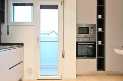 Cucina o angolo cottura di -Free Parking & Wifi- 10 minuti dal centro