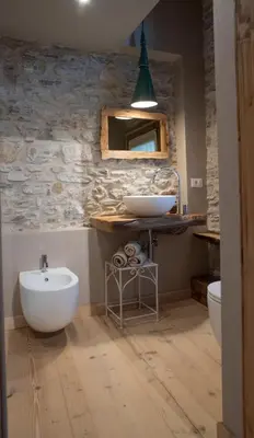 Bagno di Agriturismo Casaborgomarche