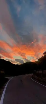 Alba o tramonto visti dall'interno dell'appartamento o dai dintorni