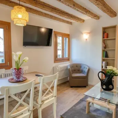 Ecco Suites Apartments