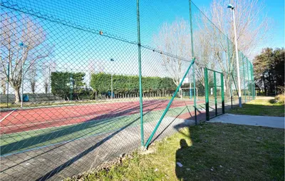 Attività di tennis o squash presso l'appartamento o nelle vicinanze