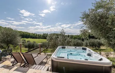 Piscina di Chalet Dolce Colle o nelle vicinanze
