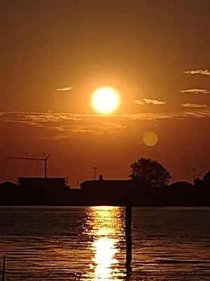 Alba o tramonto visti dall'interno dell'appartamento o dai dintorni