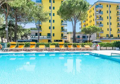 Piscina di Costa del sol - Carraro Immobiliare - Family Apartments o nelle vicinanze
