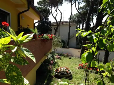 Giardino di Cozy villa with garden near the sea