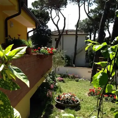 Cozy villa with garden near the sea